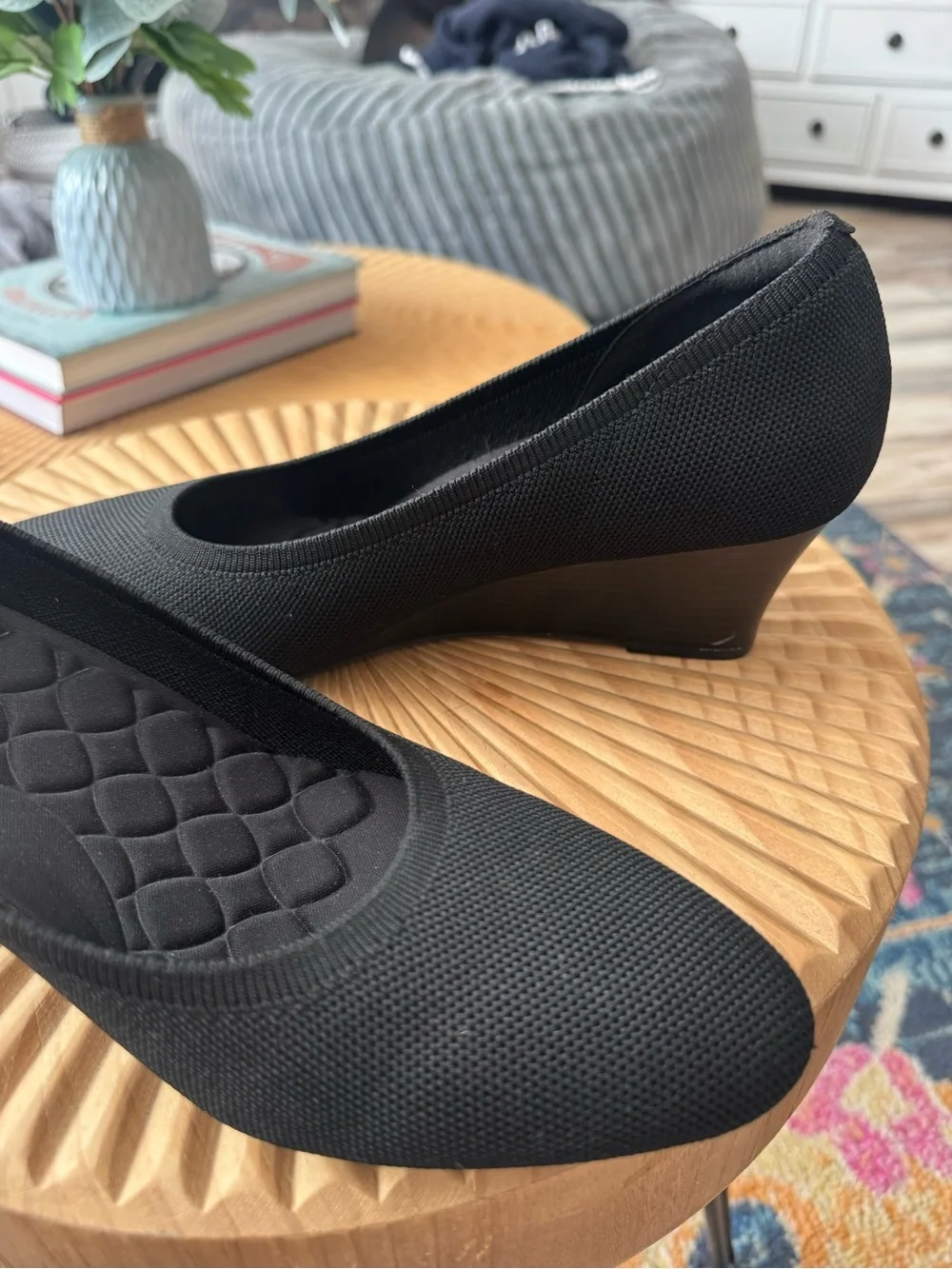 Vivaia Almond Toe Wedge Black size 43-women size 11